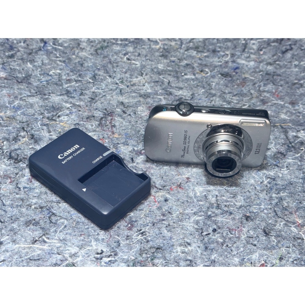 Canon PowerShot SD960 IS Digital ELPH 12.1MP Silver Camera PC1356 w/ Charger